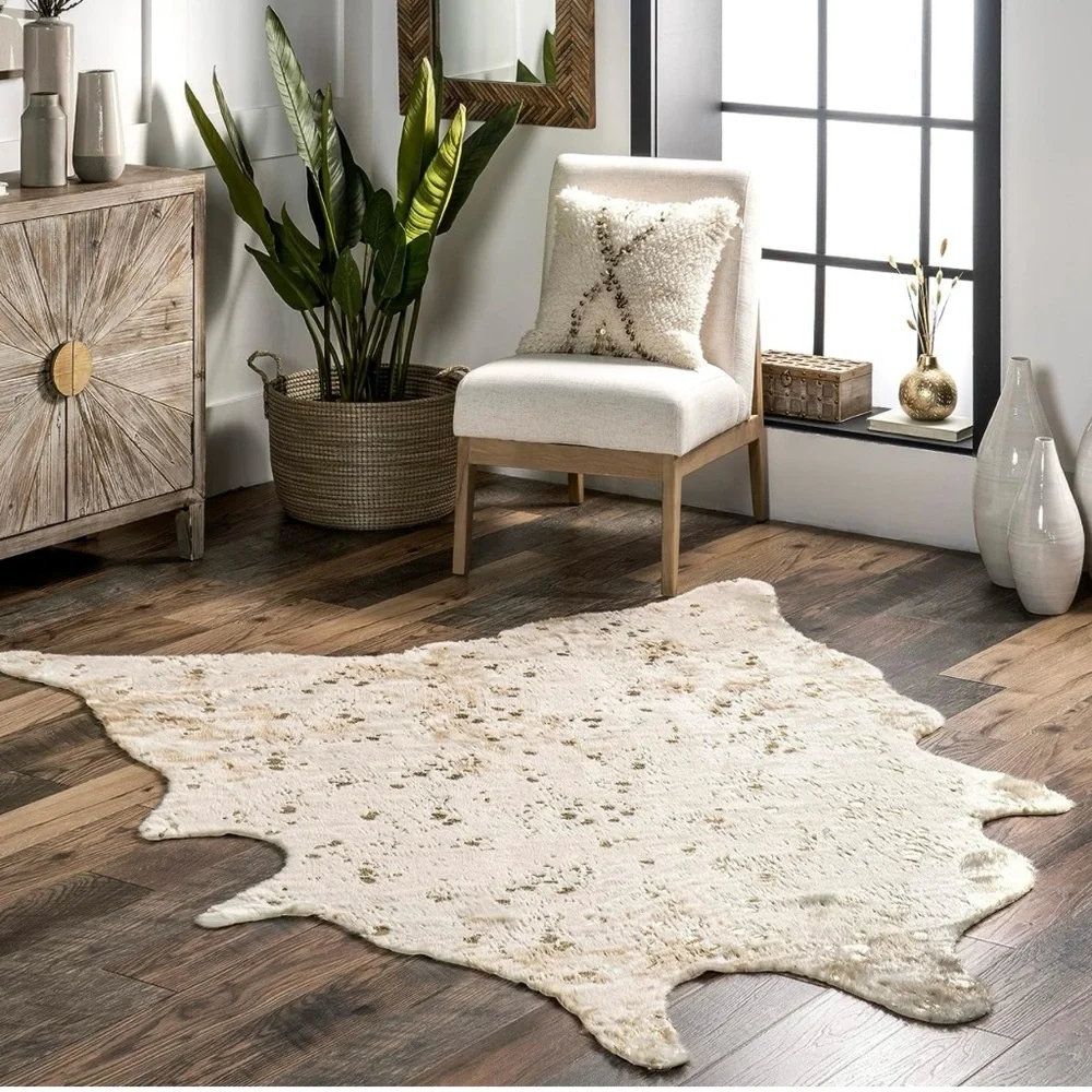 NEW West Elm Faux Cowhide Fur Extra Large White Area Rug Boho Floor - 4’ x 5’